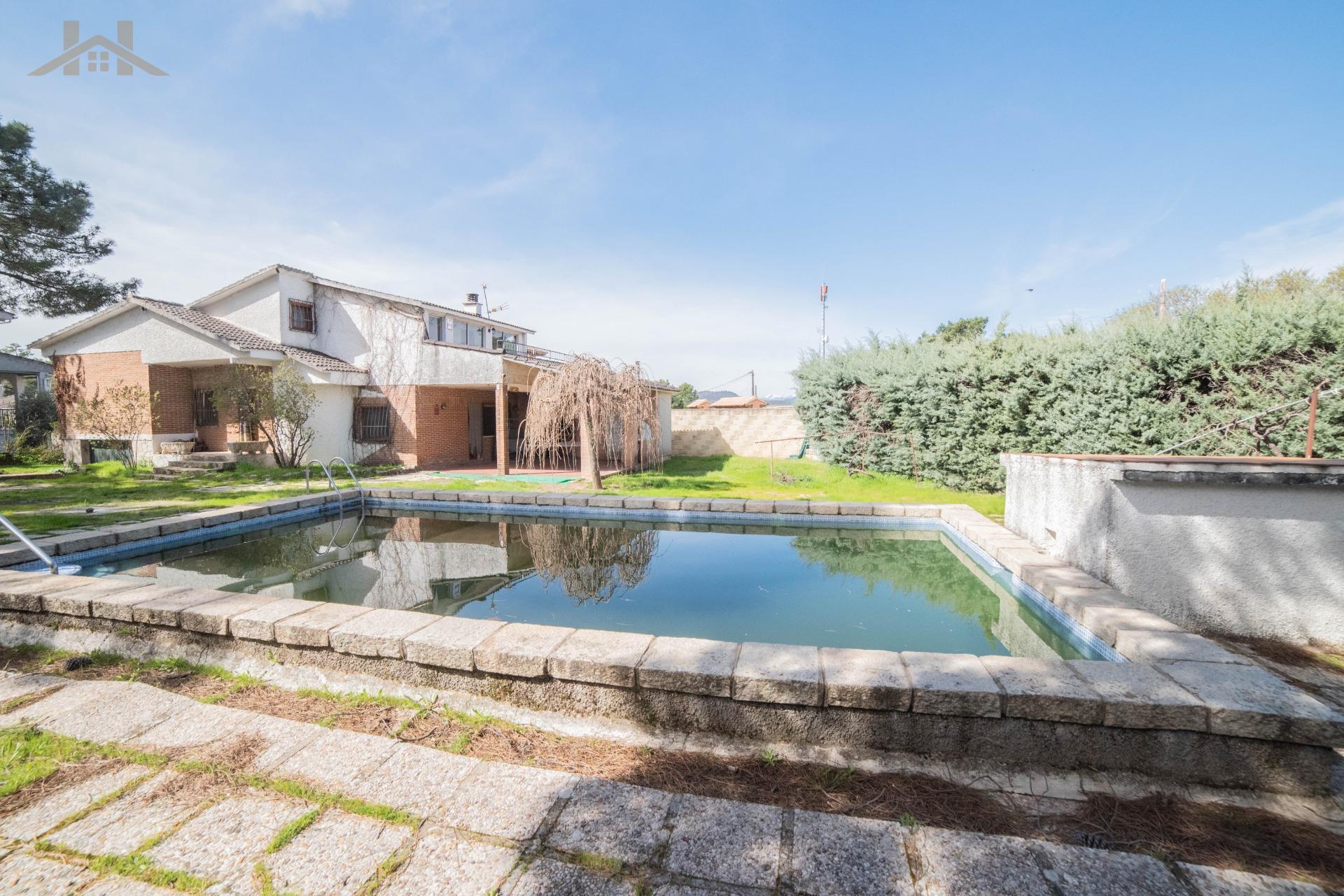 Chalets en venta en Cadalso de los Vidrios